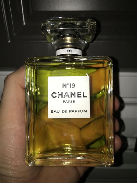 Chanel No 19 Eau de Parfum Chanel voor dames.